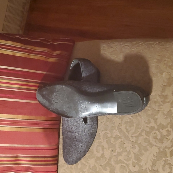 Shoes - Picture 2 of 3